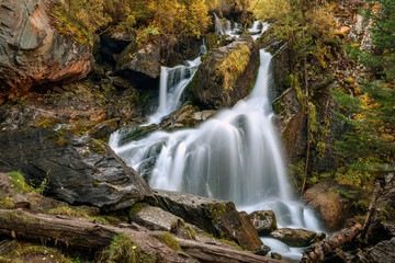 Plakat waterfall moss trees mountains autumn water