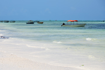Fototapeta na wymiar Pingwe beach, Zanzibar, Tanzania, Africa