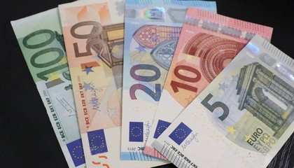 euro banknotes background