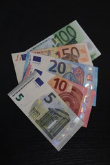 euro banknotes 