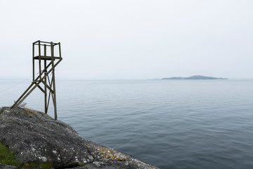 Fototapeta na wymiar Ausguck am Boknafjord, Nebliger Morgen an der Küste Norwegens