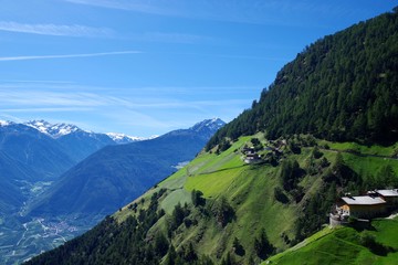Fototapeta premium Bergbauernhöfe