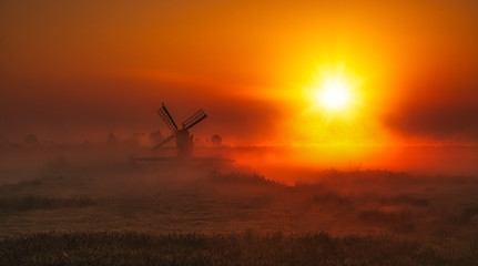 Morgenrot mit Nebel