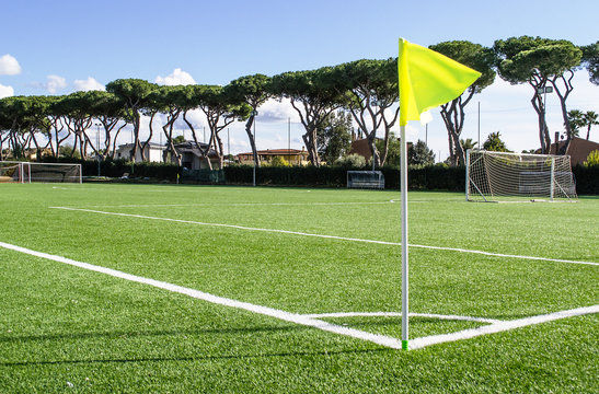 campo da calcio in un centro sportivo
