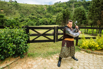 cavaleiro medieval com seu machado
