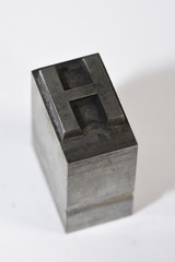 h, buchstabe h , bleiletter, lettern, buchdruck, alphabeth, druck, druckerei, drucken, gutenberg, johannes gutenberg, schwarze kunst, typographie, futura