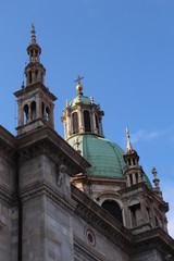 Italie - Lombardie - Côme - Le Dôme et les tourelles de la Cathédrale Santa Maria Assunta