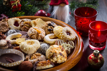 Fototapeta na wymiar Assortment of Christmas cookies with ornaments