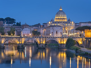 Fototapeta na wymiar beautiful twilight lights on the bridge and St Peter Cathedral in Vaticano