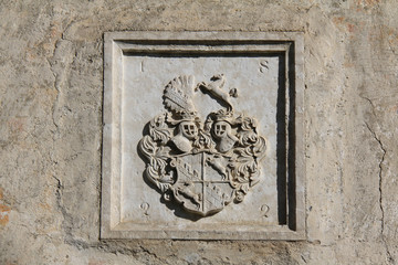 stemma nobiliare scolpito; parete esterna di Castel Velturno (Alto Adige)