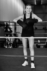 Obraz premium young female keeping fit boxing