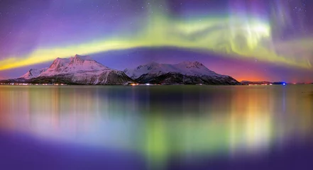 Nordlichter (Aurora borealis) am Himmel über Tromso, Norwegen © muratart