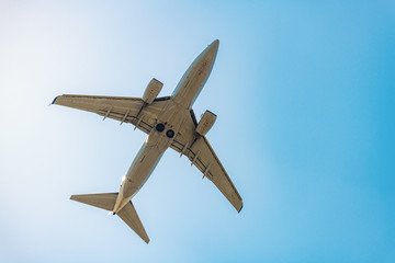 飛び立つ旅客機