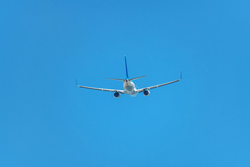 飛び立つ旅客機