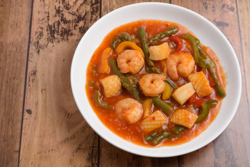 エビとイカのチリソース