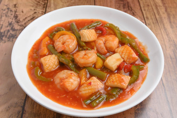 エビとイカのチリソース