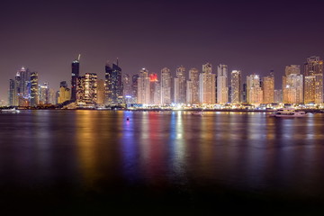 Obraz premium Dubai Skyline view at night, Dubai, United Arab Emirates