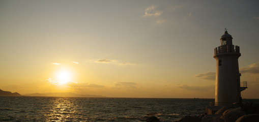 灯台と夕陽