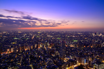 東京の夕暮れ