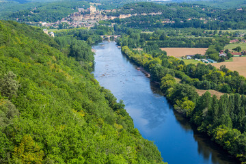 Fototapeta na wymiar Dordogne river at Castelnaud