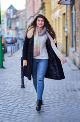Obraz premium Fashionable young urban lady