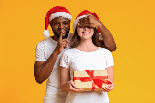 Caring black boyfriend prepared Christmas surprise box to his girlfriend