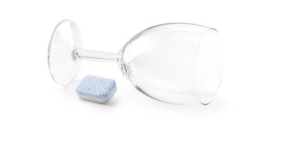 Dishwasher tablet with glass