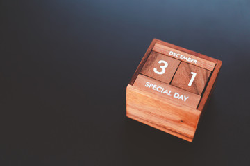 day and month of special day of year fill into wooden cube calendar