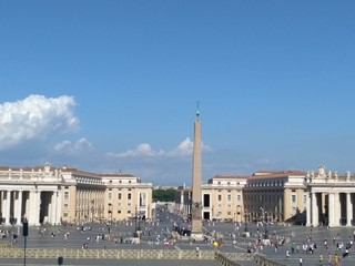 Fototapeta na wymiar St. Peters square in vatican.Rome noon.