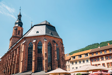 Obraz premium Church of the Holy Spirit at Market Square in Heidelberg, Germany