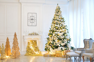 Beautiful christmas tree. A lot of christmas toys. 