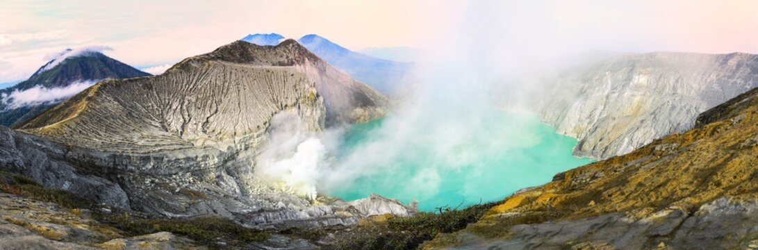 (High Resolution Image) Stunning panoramic view of the Ijen volcano with the beautiful turquoise-coloured acidic crater lake. The Ijen volcano is located in Banyuwangi Regency, East Java, Indonesia. - Powered by Adobe
