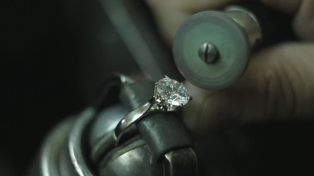 Making A Diamond Wedding Ring