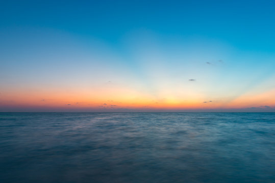 susnet with incredible colors on the ocean 