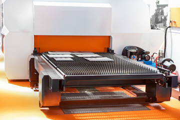 CNC Servo Drive Turret Punch Press Metal Machine