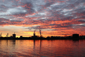 Fototapeta premium sunset over the river