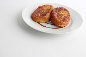 The torrijas are a typical Spanish dessert that is eaten for Easter, are made with milk and bread