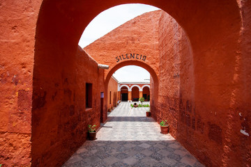 Fototapeta na wymiar The arches at the Monastery of Saint Catalina in Arequipa, Peru