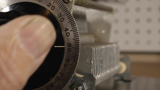 Tuning an electronic device on a test bench