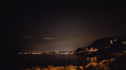 Nuit dans le Sud au bord de l'eau