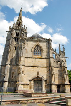 Ville d'Argentan, &eacute;glise Saint-Martin, parvis, d&eacute;partement de l'Orne
