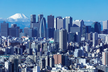 (東京都-都市風景)青空の下の富士山と新宿ビル群２