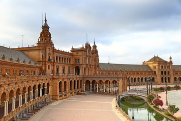 Naklejka premium Scenic view of Beautiful architecture Plaza de Espana (Spainish Square) in Maria Luisa Park, Seville, Spain.
