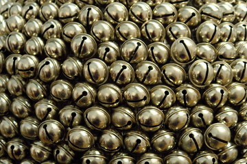 Grelots en acier brillant