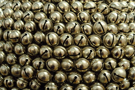 Grelots en acier brillant