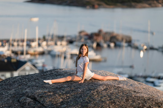 Girl doing splits