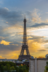 Fototapeta na wymiar PARIS LA TOUR EIFFEL