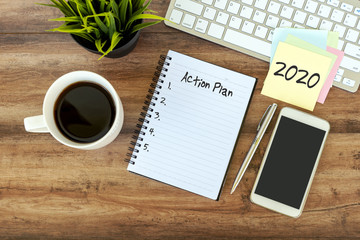 New Year's Goals list text on note pad