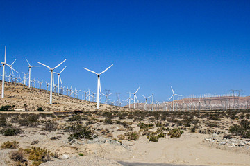 Windräder in der Wüste