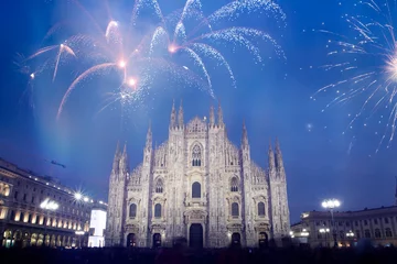Fensteraufkleber Celebrating the New Year in Milan with fireworks © erika8213